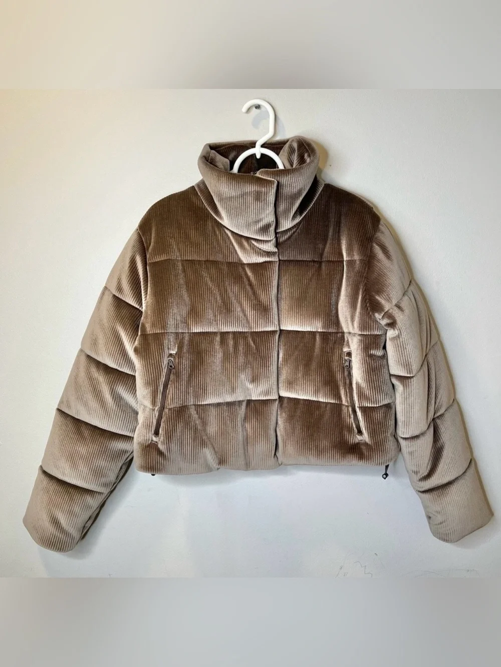 Alo Yoga Ribbed Velour Gold Rush Puffer In Macchiato Size XS